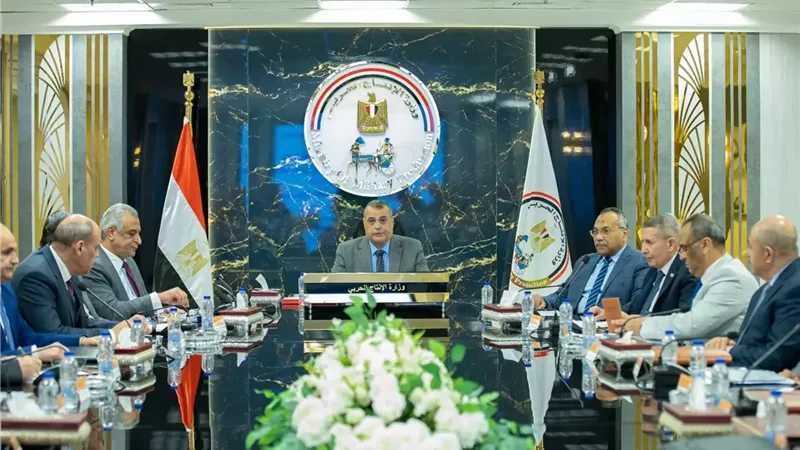 وزير الإنتاج الحربي يتابع الموقف النصف سنوي لموازنة (2025 -2026)