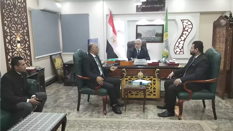 إزالة التعديات على المدارس والمباني التعليمية بالإسماعيلية..صور