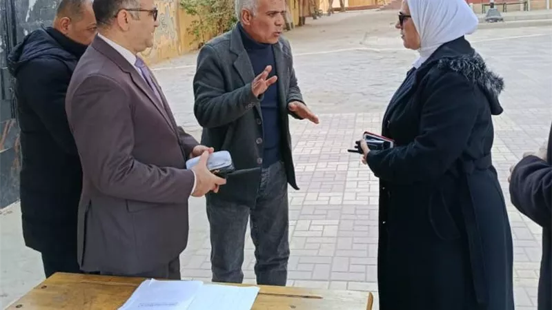 مدير تعليم القاهرة تتابع امتحانات الشهادة الإعدادية ميدانيًا