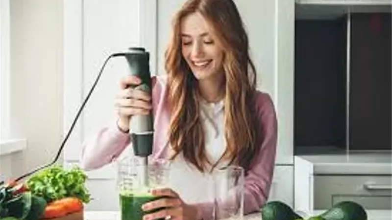9 مشروبات طبيعية تخفف التوتر وتحسن المزاج