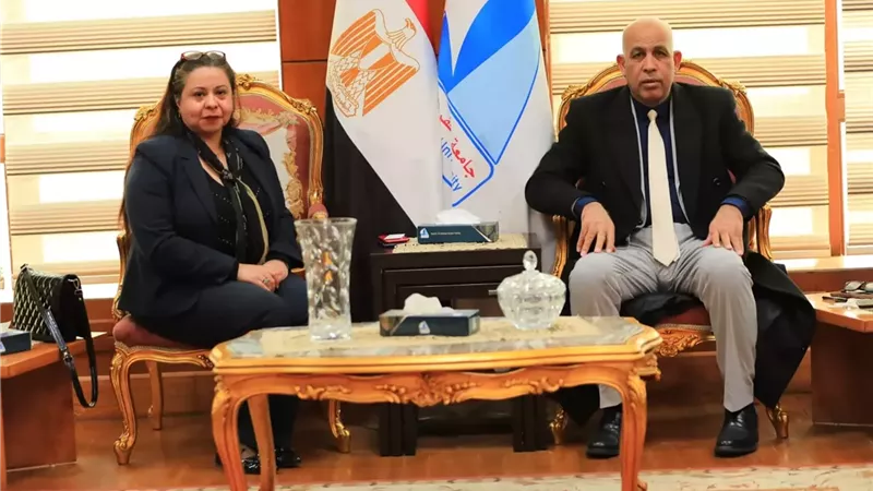 رئيس جامعة كفر الشيخ يستقبل وفد البنك الزراعي