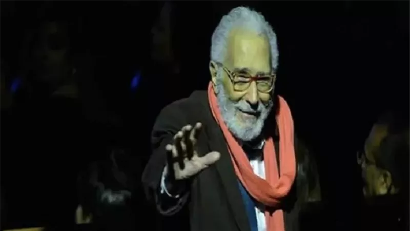 الضرائب المصرية:رفع الحجزعن حساب الفنان عبد الرحمن أبوزهرة