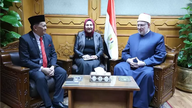 وكيل الأزهر يستقبل وزير الشؤون الدينية بولاية صباح الماليزية