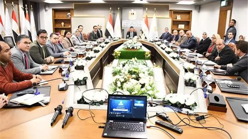 وزير الشباب يؤكد على توسيع المنظومة الإلكترونية الشاملة