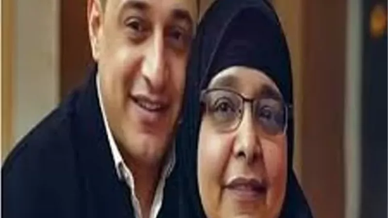 وسط حالة إنهياربالدموع أنتهاء صلاة الجنازة على والدة رضا البحراوى