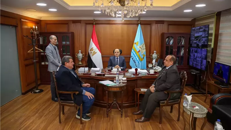محافظ كفر الشيخ والنواب يبحثون خطط التنمية وتطوير الخدمات للمواطن