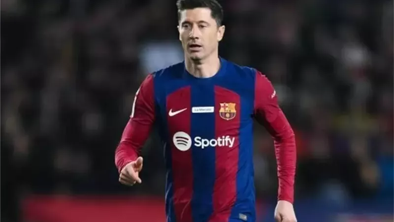 ليفاندوفسكى يسجل الرابع لبرشلونة فى شباك سلافيا براج