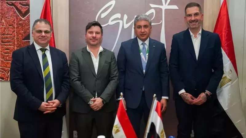 وزير السياحة يلتقي عددا من منظمي الرحلات بإسبانيا