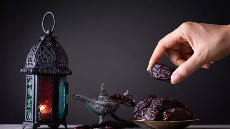 الإطعام أم القضاء..كيف تقضي ما عليك من صيام رمضان؟