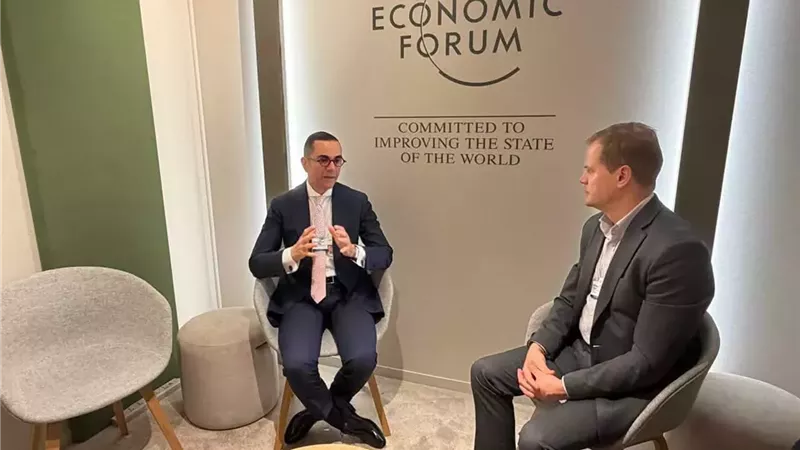 وزير الاستثمار يلتقى رئيس سلاسل الإمداد بشركة يونيليفر العالمية