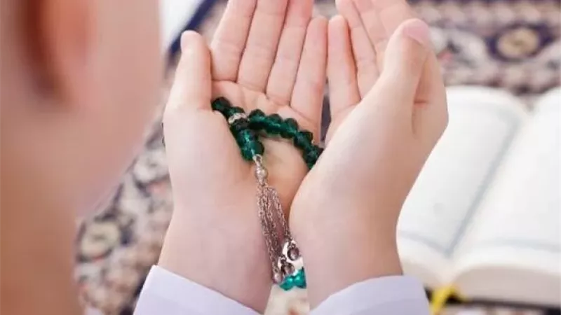 تحديد ساعة إجابة الدعاء يوم الجمعة وأقوال العلماء فيها