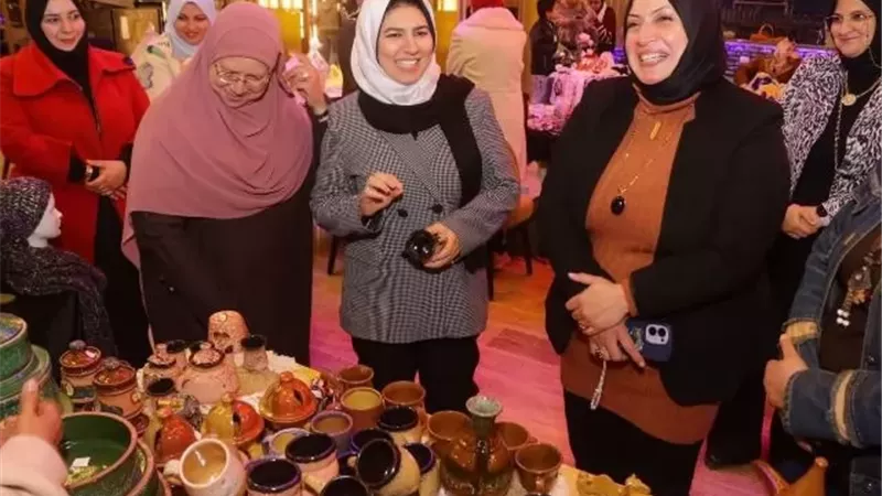 نائب محافظ دمياط تتفقد معرض 