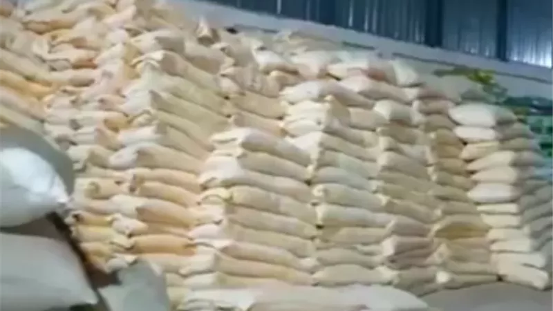 ضبط 12 طن دقيق خلال حملات مكثفة على المخابز
