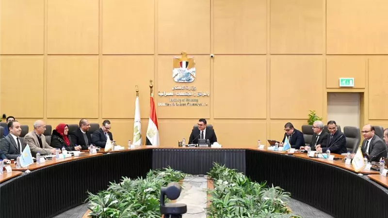 وزير الإسكان يتابع مبيعات وتسويق مشروعات المدن الجديدة