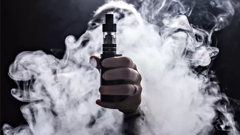 مخاطر تدخين الفيب على التنفس والرئتين