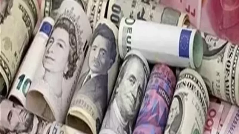 أسعار العملات اليوم.. الدولار يتراجع واليورو يواصل الارتفاع