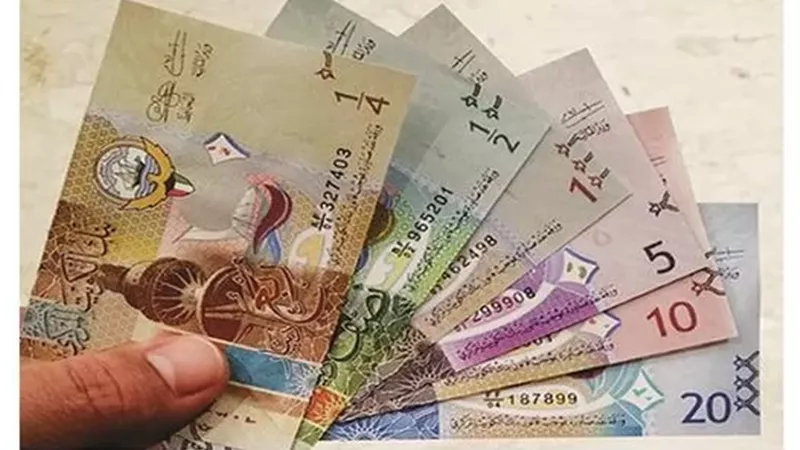 سعر الدينار الكويتي اليوم.. استقرار نسبي في البنوك المصرية