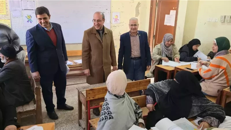 مدير تعليم المنوفية يوجه بالدقة في رصد درجات الشهادة الإعدادية
