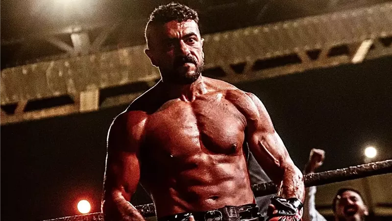 أحمد العوضي يحتفل بنجاح برومو مسلسل 