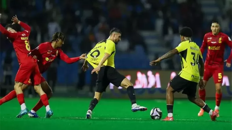 ريمونتادا القادسية تقوده للفوز على الاتحاد بثنائية فى الدورى السعودى