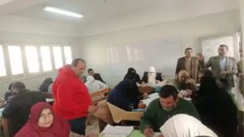 وكيل تعليم كفرالشيخ يتفقد أعمال تصحيح الشهادة الإعدادية.