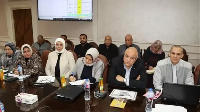 محافظ القليوبية يبحث مع نواب البرلمان أولويات الخطة الاستثمارية الجديدة