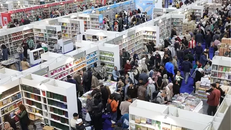 نصف مليون قارئ يرفعون شعار«لا للتوقف»في معرض الكتاب