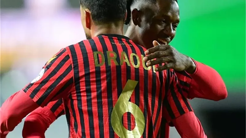 اتحاد العاصمة يهزم دجوليبا بثنائية في كأس الكونفدرالية الإفريقية