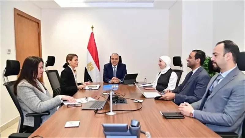 وزير الري يلتقي المدير الإقليمي لمكتب اليونسكو بالقاهرة