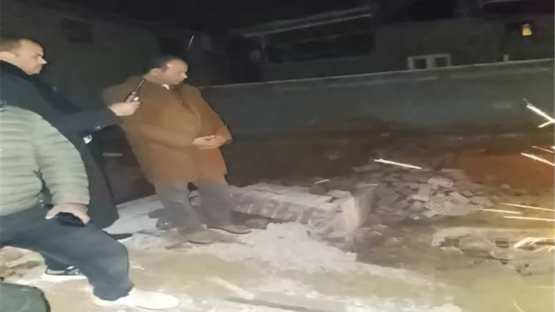 محافظ دمياط يقيل رئيس قرية لتقاعسه عن تنفيذ الازالات الصادرة