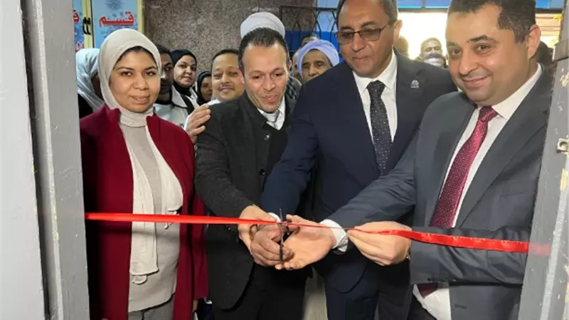 محافظ قنا يفتتح أول مكتب لخدمة عملاء التأمين الصحي بمستشفى قوص
