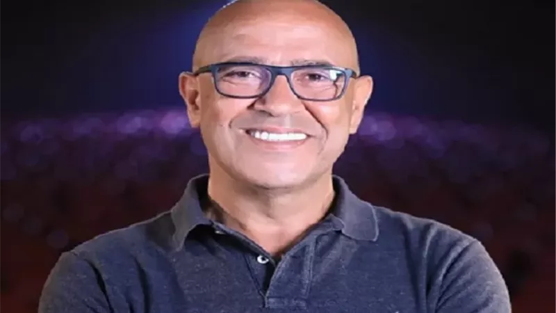 أشرف عبد الباقى يعود للمسرح بعد غياب بـ فرقة 