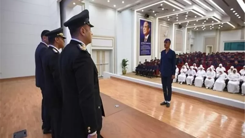 الإفراج بالعفو عن 2520 نزيلاً.. والمفرج عنهم يشكرون الرئيس السيسي ويهتفون تحيا مصر