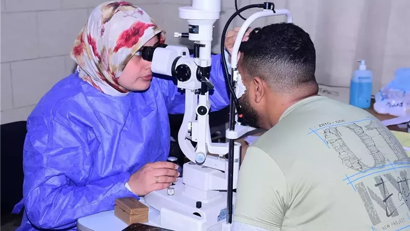 إجراء85 عملية مياه بيضاء خلال يوم للقضاء علي قوائم الانتظاربسوهاج