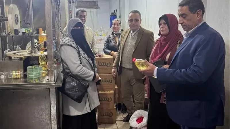 تموين الدقهلية يضبط مصنع يزور علامات تجارية لزيوت الطعام