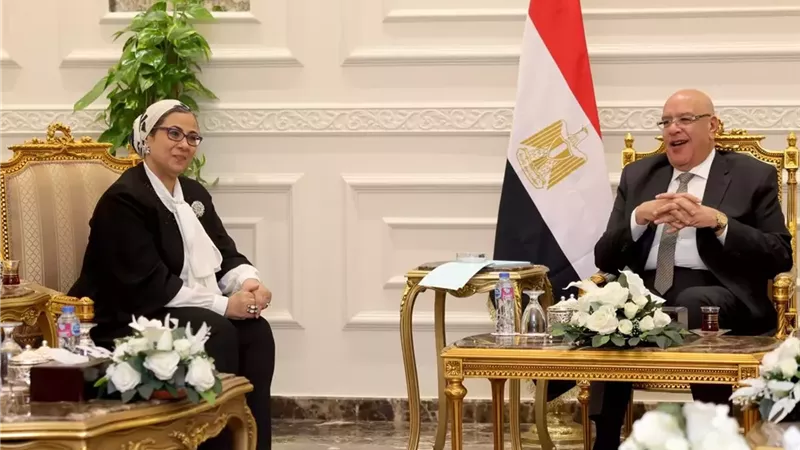 وفد المجلس القومي للمرأة يهنئ رئيس مجلس النواب