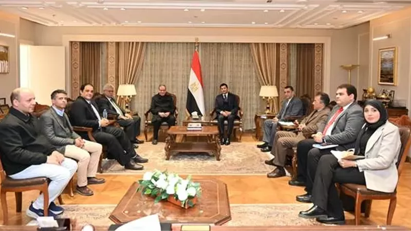 وزير الشباب يتابع كفاءة تقديم الخدمات وتطبيق الكود الطبي للرياضيي