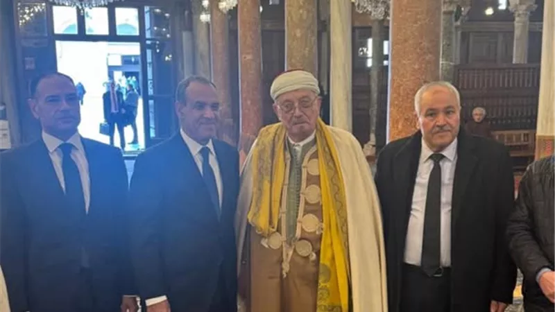 وزير الخارجية يلتقي مفتي تونس لتعزيز التعاون الديني
