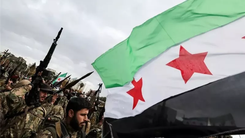 اشتباكات حادة بين الجيش السوري وقسد غرب مدينة عين عيسى بريف الرقة
