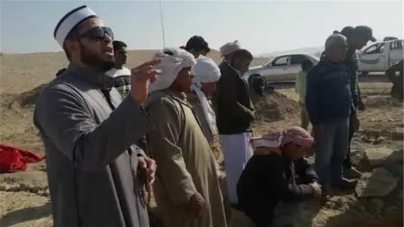 مشروعية إلقاء الموعظة على القبر بعد دفن الميت