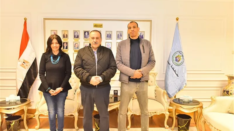 محافظ اسيوط: تسجيل أرض مصنع الغزل والنسيج لاستغلالها تنمويًا