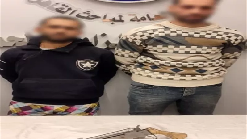 تحت التهديد . ضبط عاطلين سرقا دراجة نارية بالإكراه من صاحبها