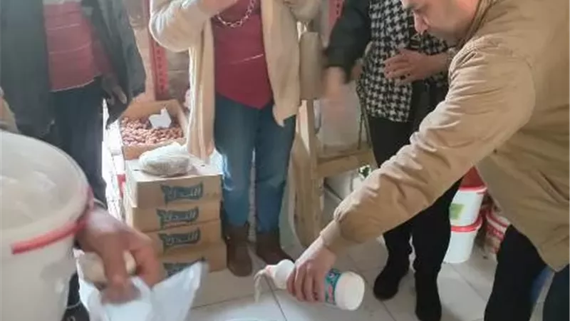 أمين: جهاز بدر وهيئة سلامة الغذاء يضبطان 111 كيلو أغذية فاسدة.. بالصور