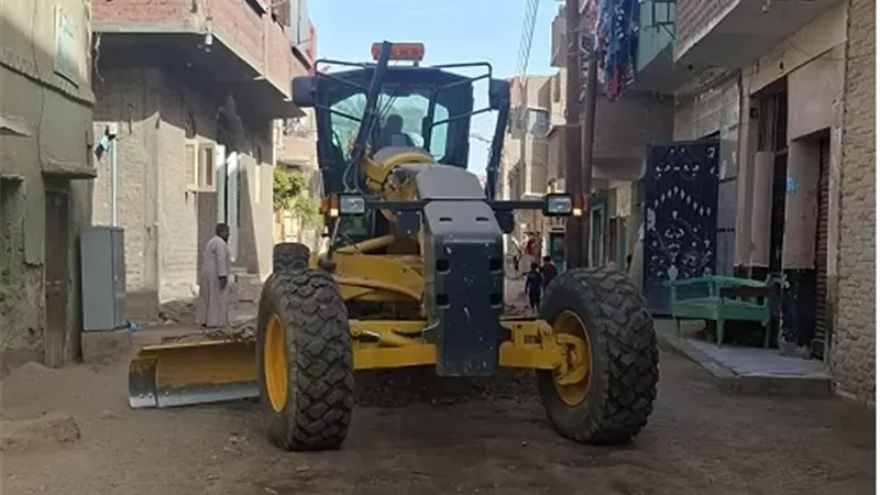 محافظ أسيوط يشدد على استمرار حملات تسوية وتمهيد الشوارع