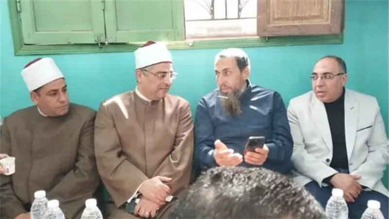 أوقاف القليوبية تقدم العزاء لأسر ضحايا حادث تسريب الغاز بميت عاصم