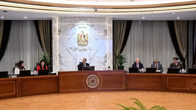 مدبولي يتابع الموقف التنفيذي والمالي للمرحلة الأولى لـ