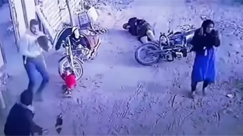 ضبط شابين بتهمة التعدى بأداة حادة 