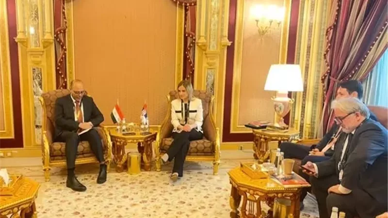 وزير العمل يلتقي نظيرته الصربية لتفعيل مذكرة التفاهم لفتح أسواق العمل