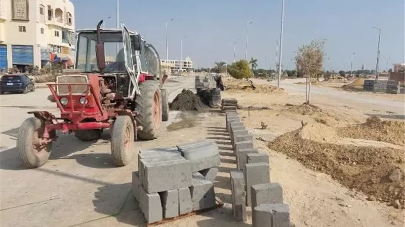 رئيس جهاز الفيوم الجديدة ينفذ أكبر مشروع للتطوير والطرق فى المدينة صور