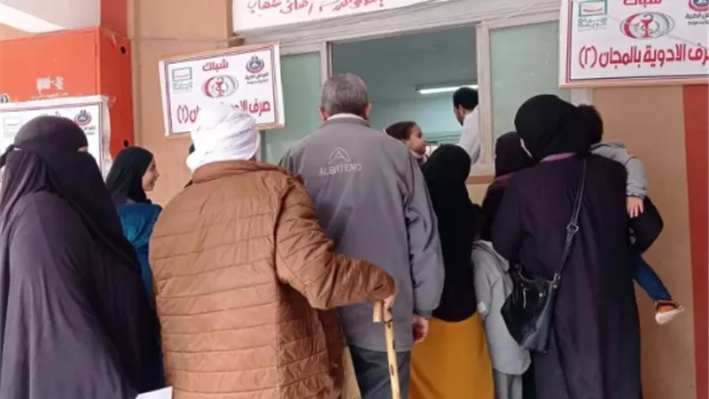 علاج ١٤٢٤ مواطنا بالمجان في قافلة طبية بدمياط